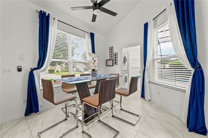 Image No.10-6 Bed Property for sale