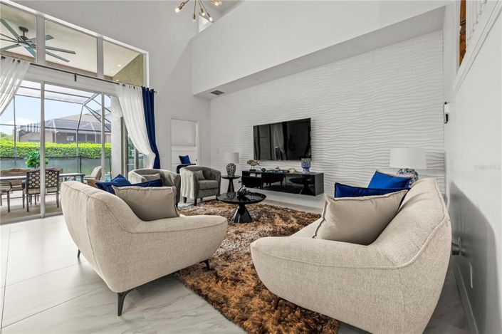 Image No.11-6 Bed Property for sale