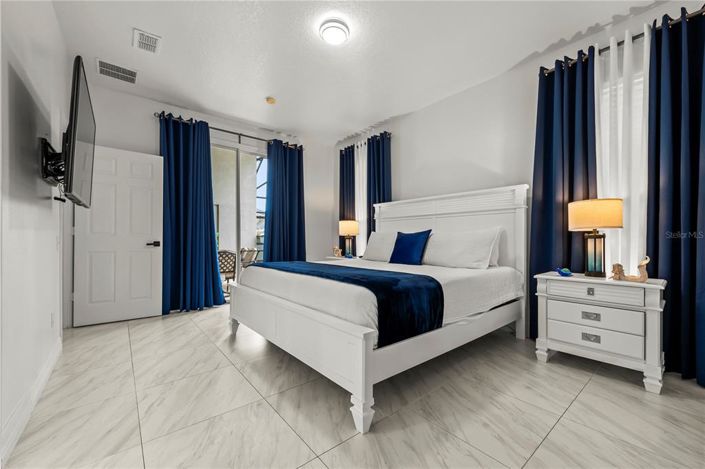 Image No.18-6 Bed Property for sale