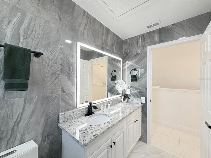 Image No.36-6 Bed Property for sale