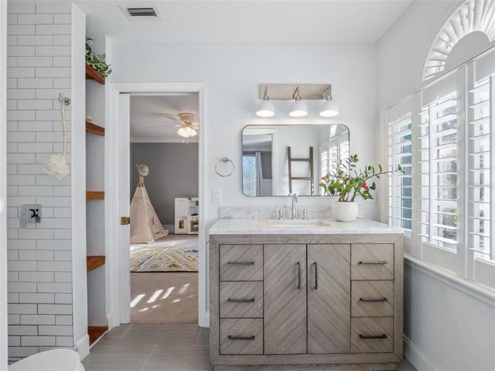 Image No.24-4 Bed Property for sale