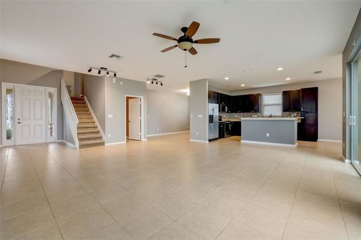 Image No.10-3 Bed Property for sale