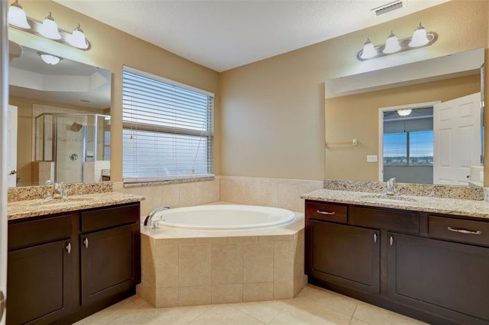 Image No.43-3 Bed Property for sale