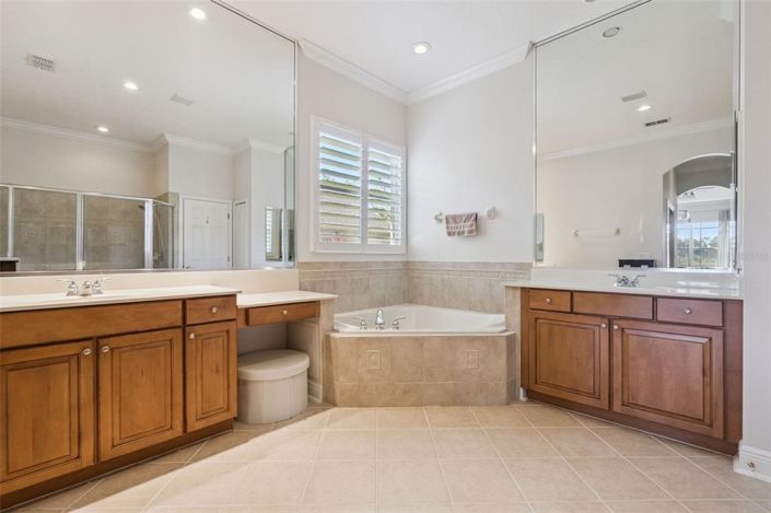 Image No.28-4 Bed Property for sale