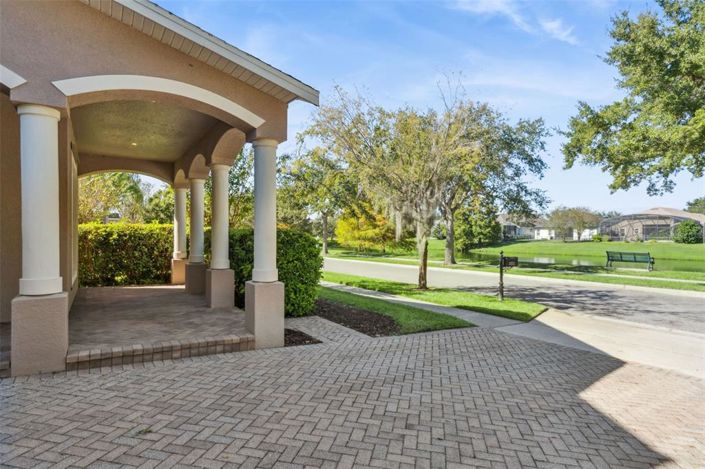 Image No.4-4 Bed Property for sale