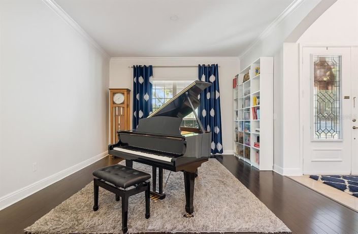 Image No.7-4 Bed Property for sale