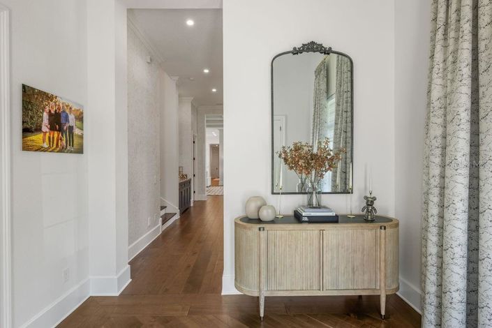 Image No.11-5 Bed Property for sale