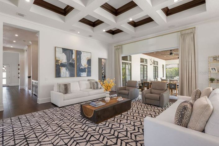 Image No.19-5 Bed Property for sale