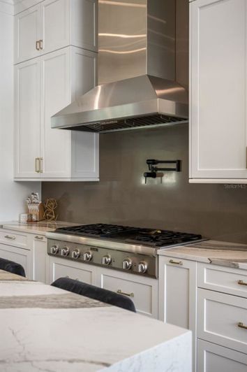 Image No.32-5 Bed Property for sale