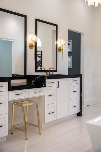 Image No.42-5 Bed Property for sale