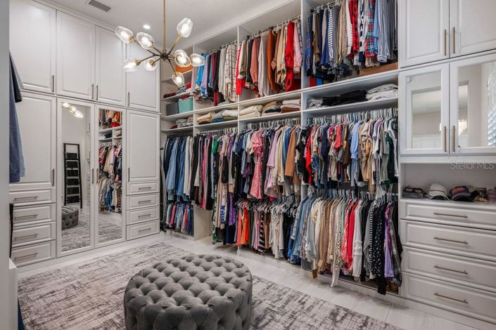 Image No.44-5 Bed Property for sale