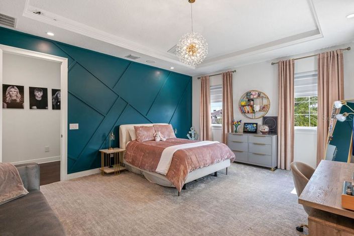 Image No.45-5 Bed Property for sale