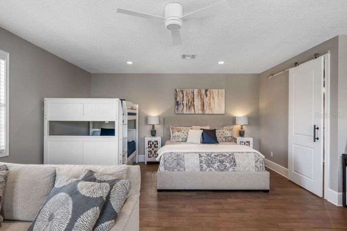 Image No.52-5 Bed Property for sale