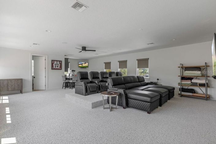 Image No.56-5 Bed Property for sale