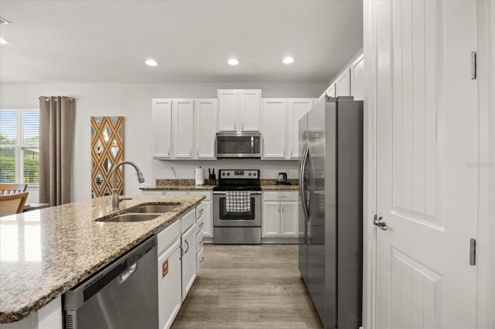 Image No.10-8 Bed Property for sale