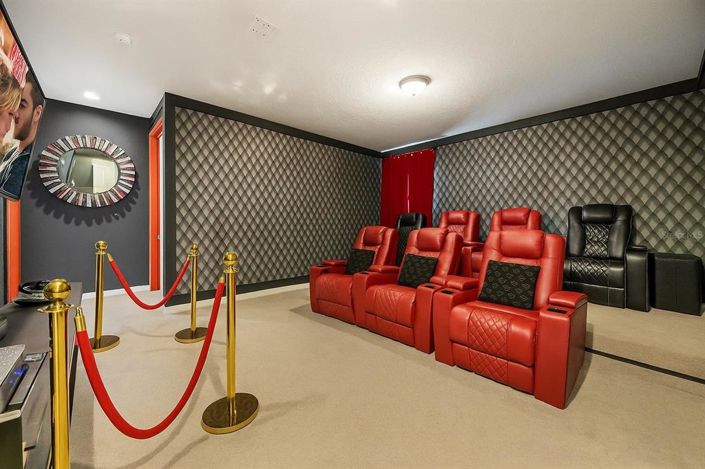 Image No.14-8 Bed Property for sale