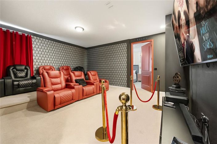 Image No.15-8 Bed Property for sale