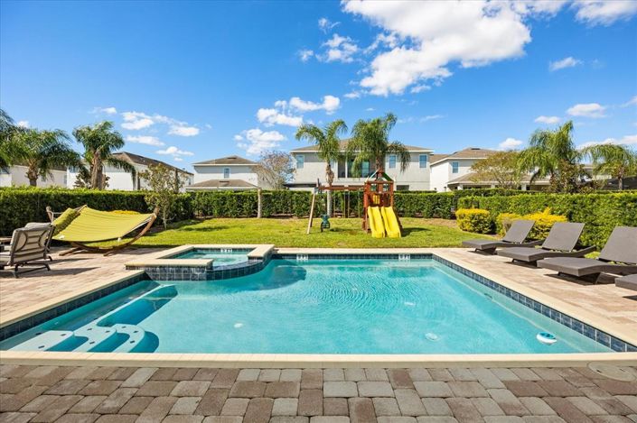 Image No.44-8 Bed Property for sale