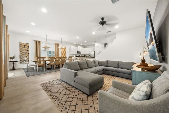 Image No.6-8 Bed Property for sale