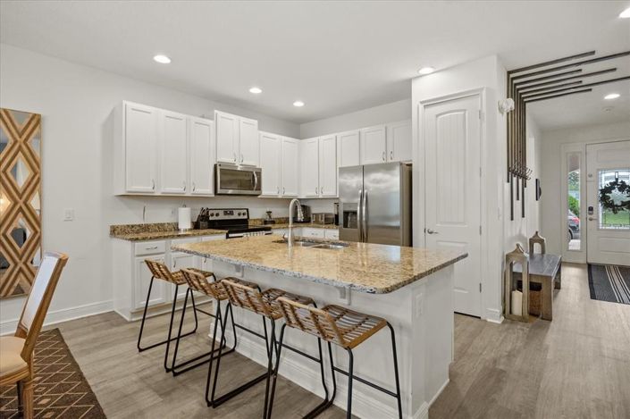 Image No.9-8 Bed Property for sale