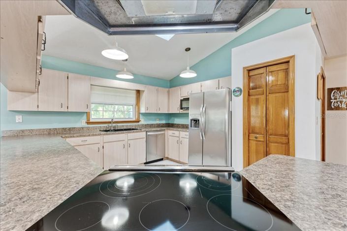 Image No.10-3 Bed Property for sale