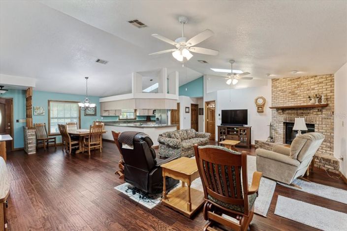 Image No.13-3 Bed Property for sale