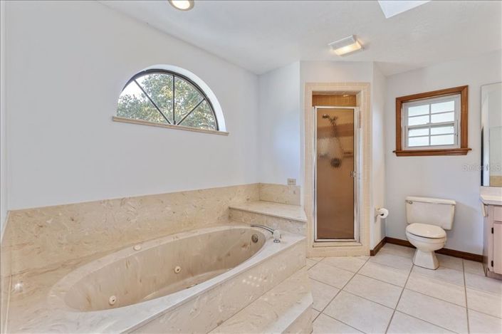 Image No.17-3 Bed Property for sale