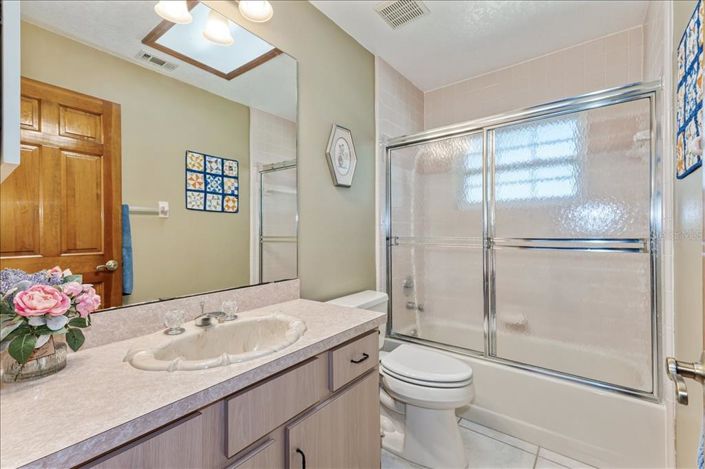 Image No.20-3 Bed Property for sale