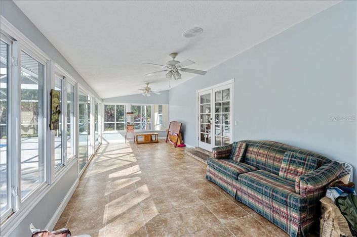 Image No.22-3 Bed Property for sale