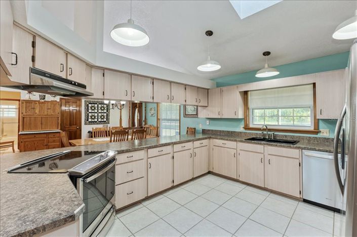 Image No.9-3 Bed Property for sale