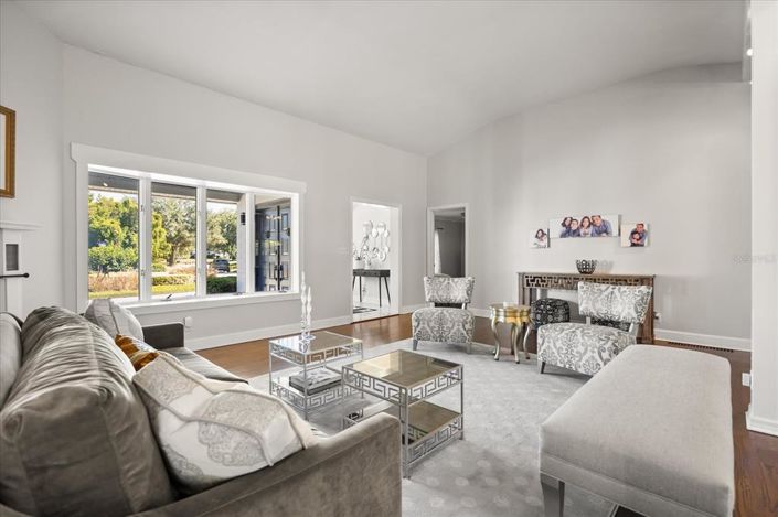 Image No.11-4 Bed Property for sale