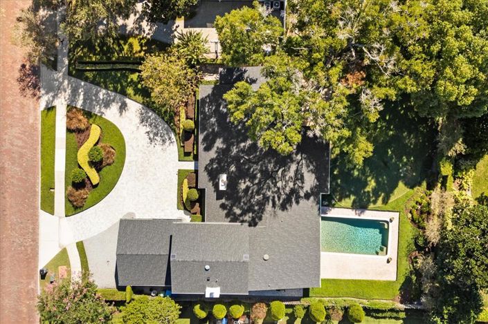 Image No.4-4 Bed Property for sale