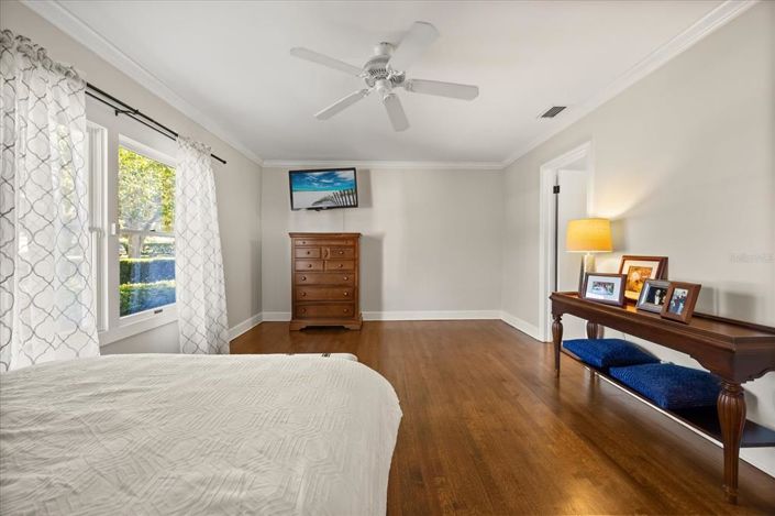 Image No.43-4 Bed Property for sale