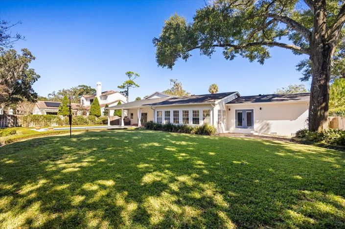 Image No.56-4 Bed Property for sale