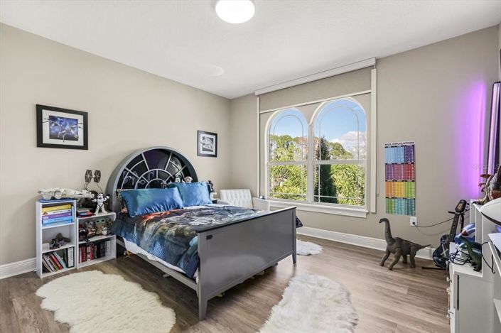 Image No.18-4 Bed Property for sale