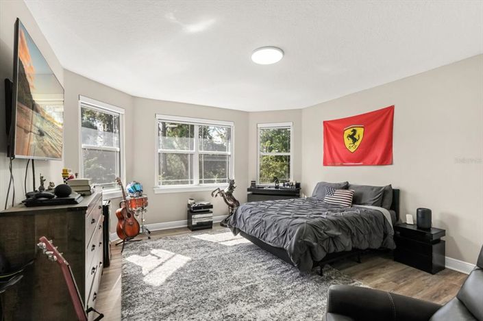 Image No.23-4 Bed Property for sale