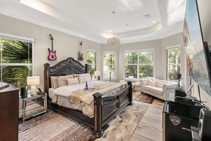 Image No.26-4 Bed Property for sale