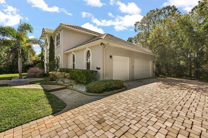 Image No.32-4 Bed Property for sale