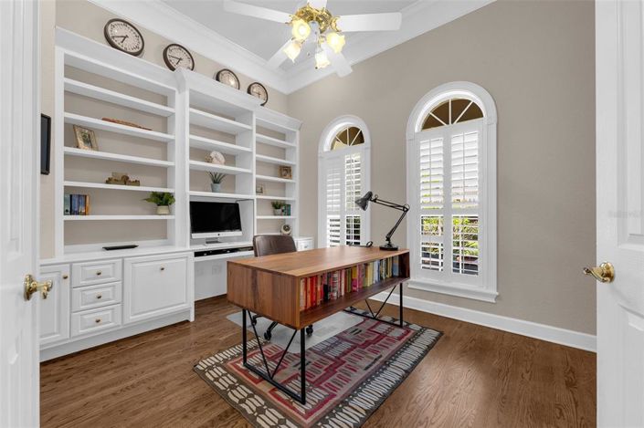 Image No.12-5 Bed Property for sale