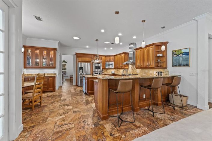 Image No.14-5 Bed Property for sale