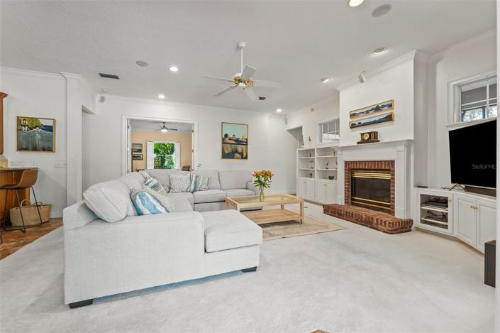 Image No.25-5 Bed Property for sale