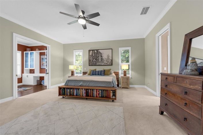 Image No.28-5 Bed Property for sale