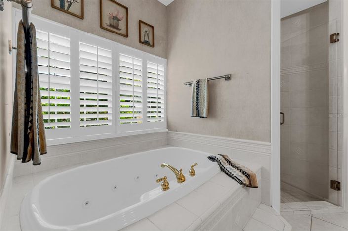 Image No.37-5 Bed Property for sale