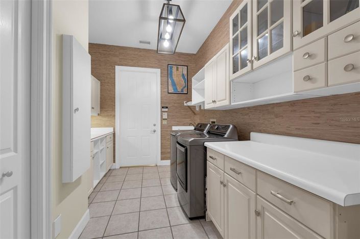 Image No.38-5 Bed Property for sale