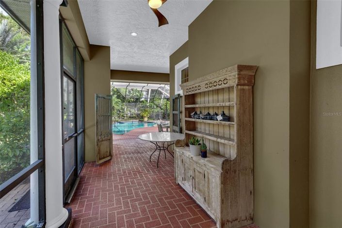 Image No.62-5 Bed Property for sale