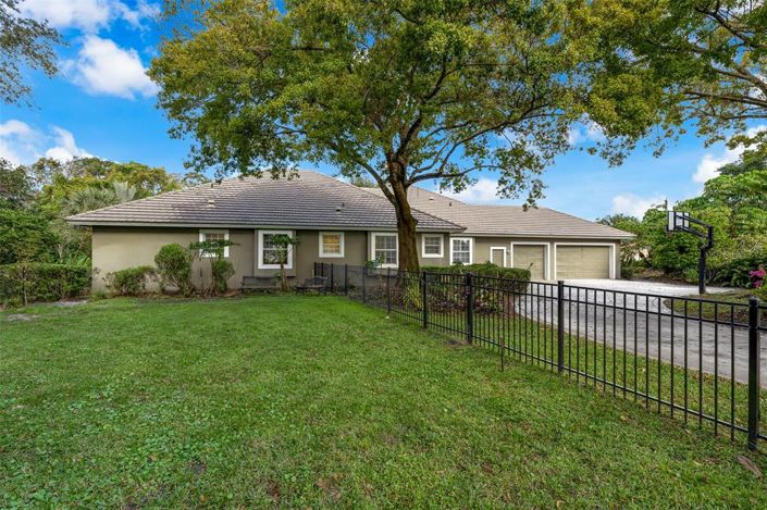 Image No.63-5 Bed Property for sale