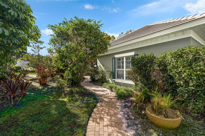 Image No.65-5 Bed Property for sale