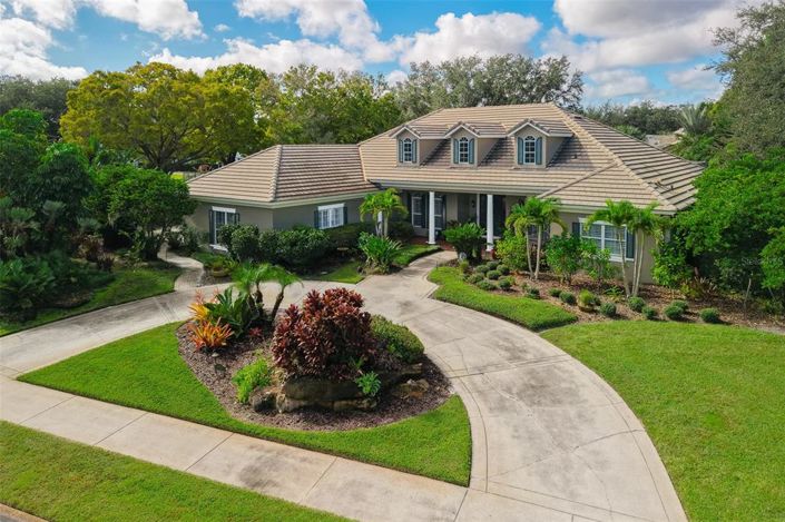 Image No.68-5 Bed Property for sale