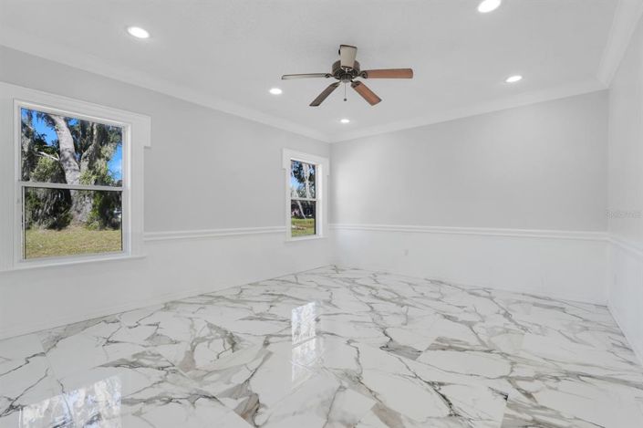 Image No.17-4 Bed Property for sale