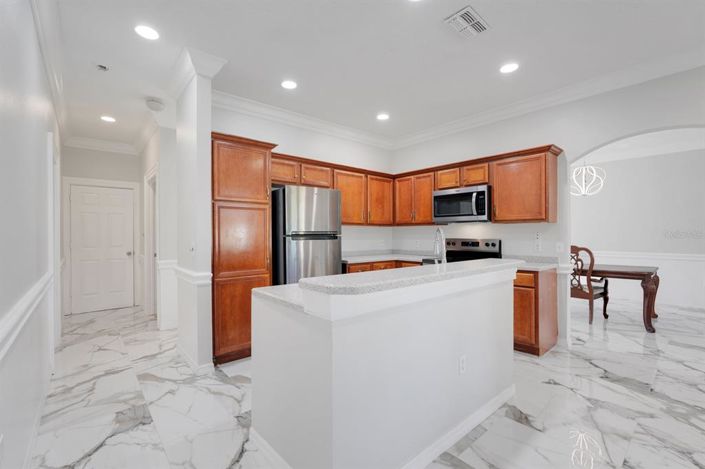 Image No.4-4 Bed Property for sale